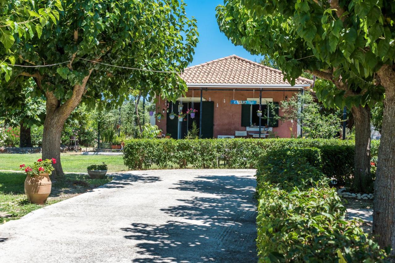 Nemorosa Holiday Houses Méson Yerakaríon Exterior photo