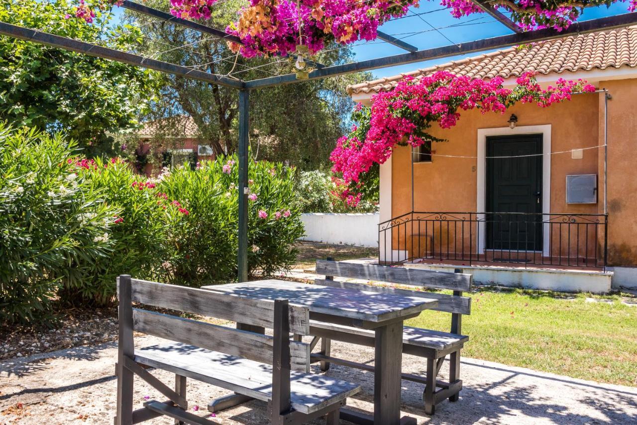 Nemorosa Holiday Houses Méson Yerakaríon Exterior photo