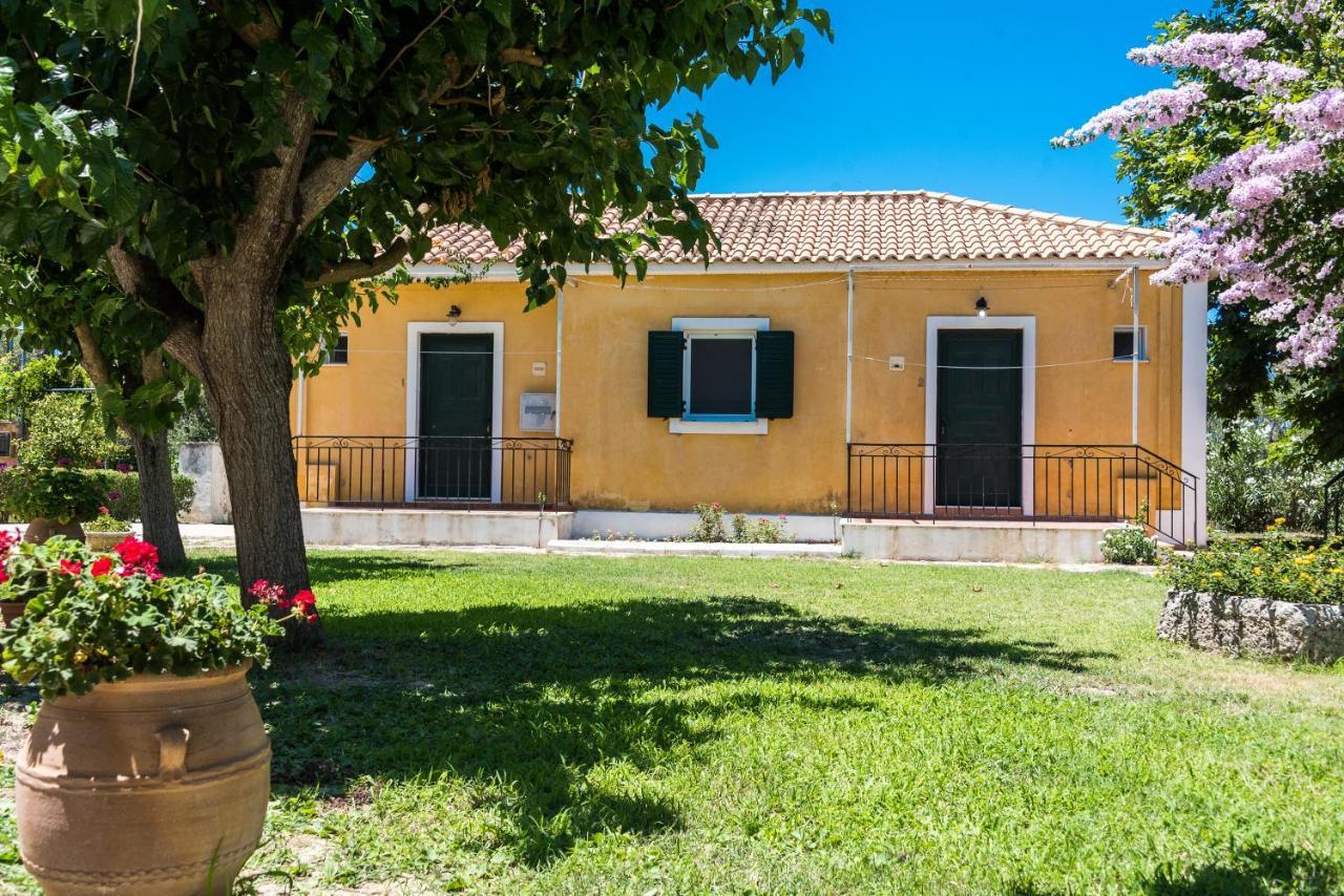 Nemorosa Holiday Houses Méson Yerakaríon Exterior photo